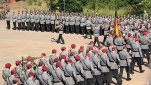 Röwekamp nennt möglichen Stichtag zur Wiedereinführung der Wehrpflicht