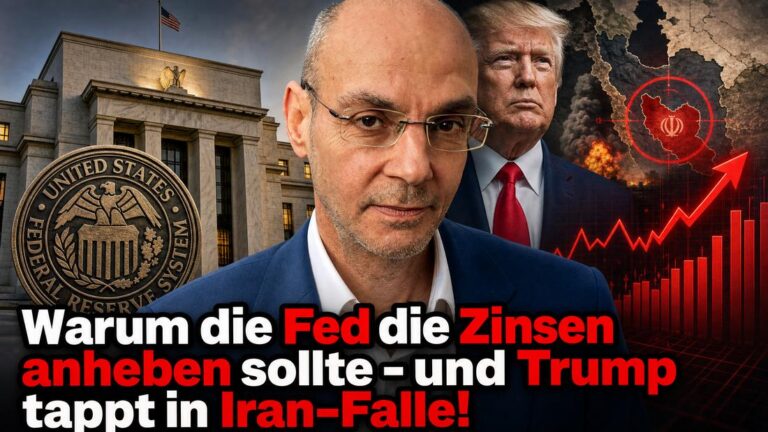 Finanzexperte vor US-Notenbankgebäude mit Trump und Wirtschaftsdaten im Hintergrund.