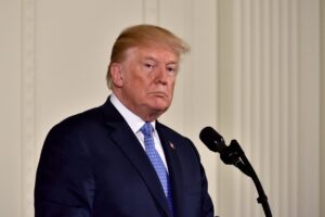 Trump verschärft Konflikt um Straße von Hormus mit Blockade und will „Wegezoll“-erheben