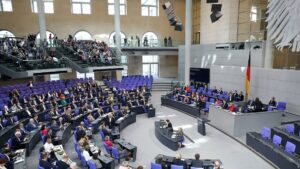 Die Repräsentative Demokratie hat fertig | Von Hermann Ploppa