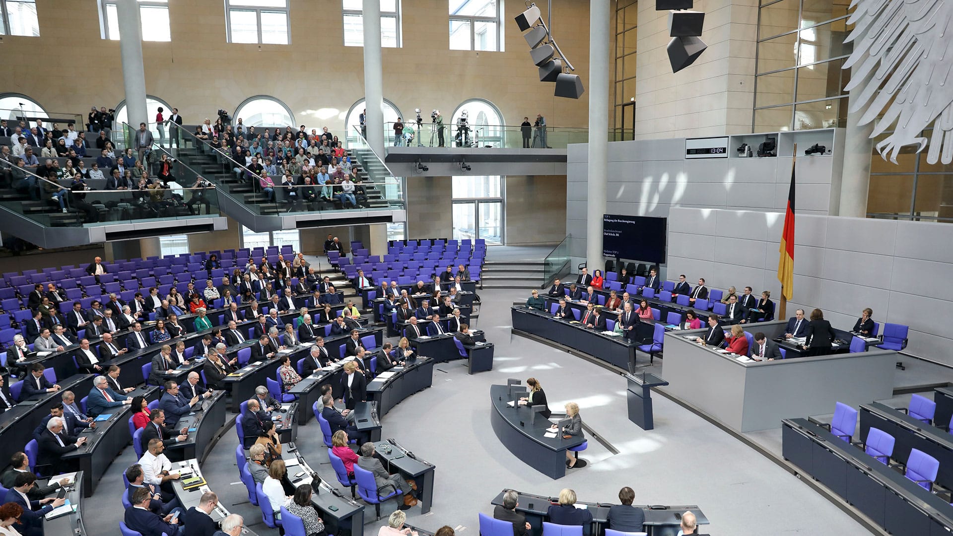 Die Repräsentative Demokratie hat fertig | Von Hermann Ploppa