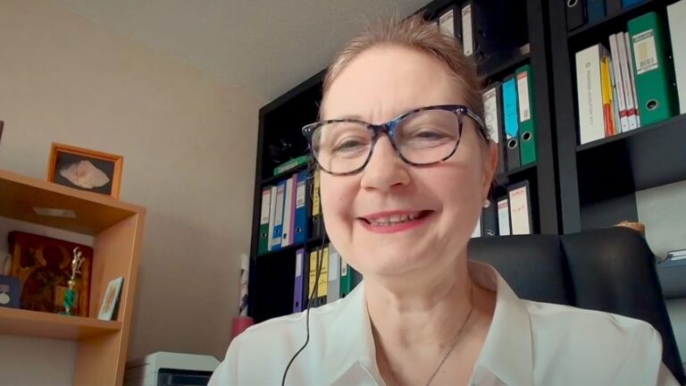Im Gespräch: Stephanie Tsomakaeva | Schattenwahllokale und Briefwahl-Lücken – Warum Wahlbeobachter so wichtig sind